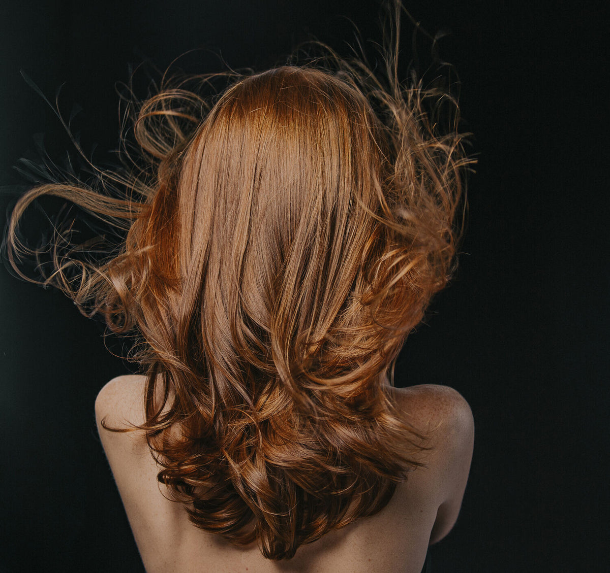Revitalizing Volumizing Shampoo with Camellia Oil