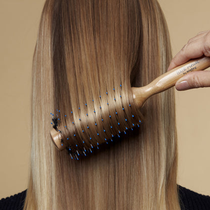 The Blow-Dry Brush N°2
